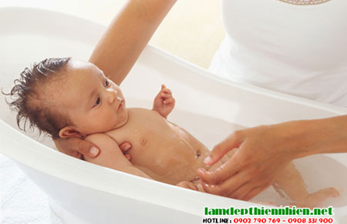 cách chăm sóc mẹ và bé sau sinh