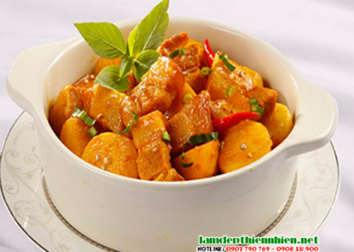 Sử dụng nghệ như một gia vị nêm vào thức ăn hằng ngày của phụ nữ sau sinh sẽ giúp tránh viêm nhiễm, nhanh chóng là lành viết thương, giảm bớt độc tố trong cơ thể, bổ sung lượng máu bị mất trong quá trình vượt cạn kinh nghiệm chăm sóc bà mẹ sau sinh nhanh