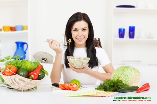 phu nu moi sinh co nen dung my pham