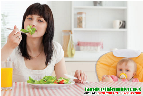 Phụ nữ sau khi sinh cần cung cấp đầy đủ các chất dinh dưỡng cần thiết để đảm bảo cho quá trình phục hồi cơ thể Phụ nữ sau khi sinh cần cung cấp đầy đủ các chất dinh dưỡng cần thiết để đảm bảo cho quá trình phục hồi cơ thể