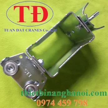 Con dẫn hướng ray C cầu trục