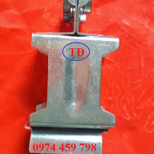 Con dẫn hướng ray C cầu trục