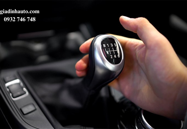 Với hộp số tay, bác tài có thể tự quyết định khi nào và tại sao thay đổi cấp số Với hộp số tay, bác tài có thể tự quyết định khi nào và tại sao thay đổi cấp số