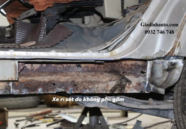 Phủ gầm xe Mazda 3 là cách để vừa bảo vệ gầm xe, chống rỉ sét Phủ gầm xe Mazda 3 là cách để vừa bảo vệ gầm xe, chống rỉ sét