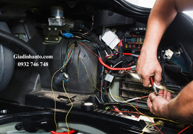 Bảo dưỡng hệ thống điện giúp xe hoạt động hiệu quả hơn, tiết kiệm chi phí xăng dầu cho các bác Bảo dưỡng hệ thống điện giúp xe hoạt động hiệu quả hơn, tiết kiệm chi phí xăng dầu cho các bác