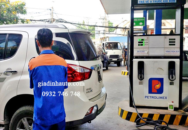 đổ xăng ở trạm xe uy tín đổ xăng ở trạm xe uy tín