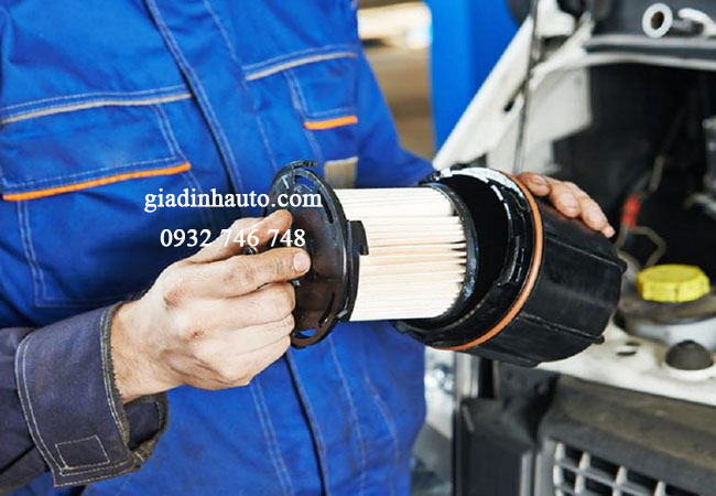 tuỳ từng loại xe mà cách tháo lọc nhiên liệu trên xe cũng khác nhau tuỳ từng loại xe mà cách tháo lọc nhiên liệu trên xe cũng khác nhau