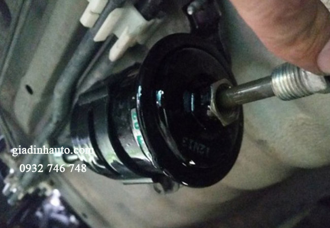 thay thế lọc xăng định kỳ cho xe ô tô thay thế lọc xăng định kỳ cho xe ô tô