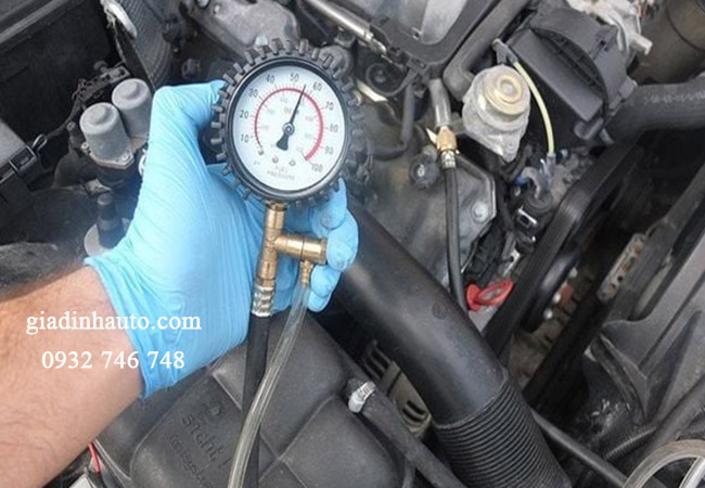 kiểm tra áp suất và lưu lượng xăng trên bơm xăng đúng cách kiểm tra áp suất và lưu lượng xăng trên bơm xăng đúng cách
