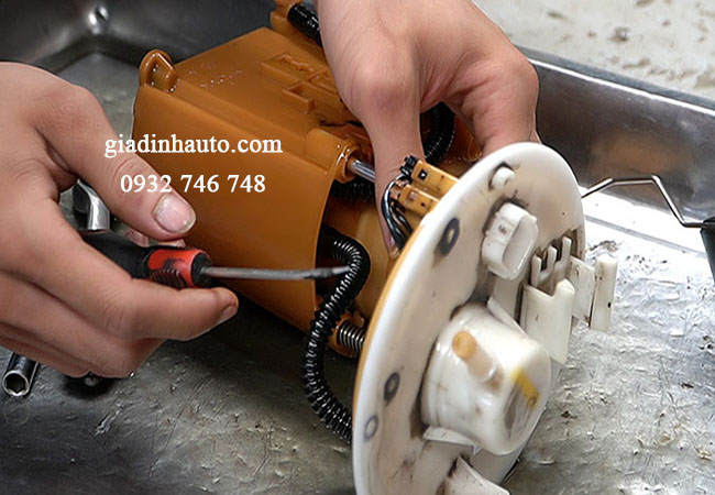 kiểm tra bơm xăng ô tô định kỳ để đảm bảo bơm hoạt động hiệu quả kiểm tra bơm xăng ô tô định kỳ để đảm bảo bơm hoạt động hiệu quả