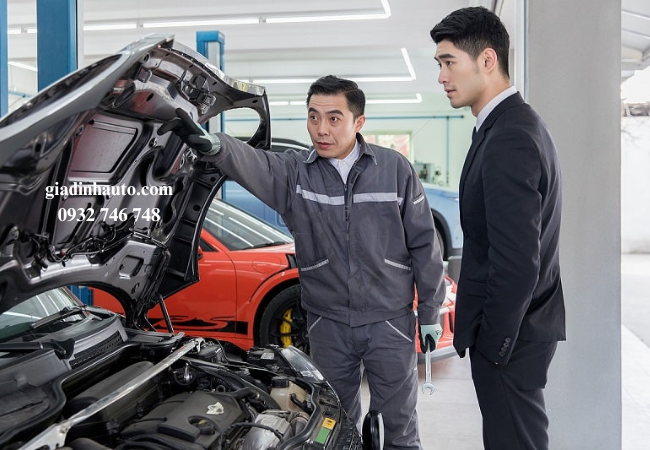 Đưa xe đi gara bảo dưỡng ô tô định kỳ giúp kéo dài tuổi thọ xe, đảm bảo an toàn cho bác tài và hành khách Đưa xe đi gara bảo dưỡng ô tô định kỳ giúp kéo dài tuổi thọ xe, đảm bảo an toàn cho bác tài và hành khách