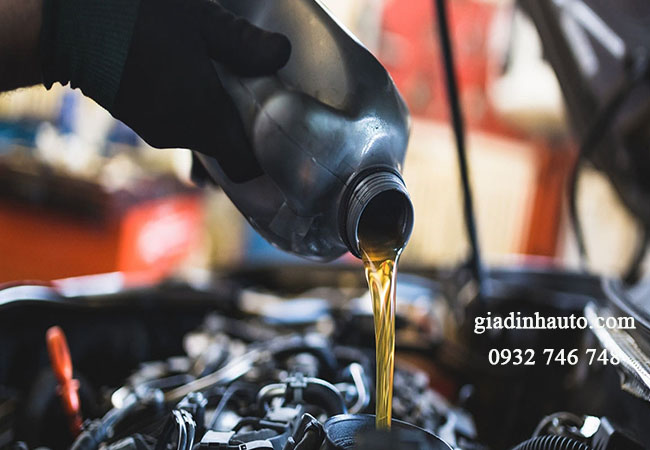 thay dầu động cơ thường xuyên để đảm bảo động cơ xe hoạt động tốt thay dầu động cơ thường xuyên để đảm bảo động cơ xe hoạt động tốt