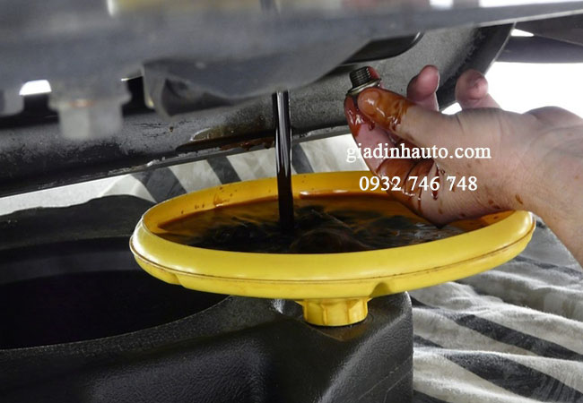 kiểm tra, thay dầu nhớt định kỳ là cách duy trì trạng thái xe ô tô tốt nhất kiểm tra, thay dầu nhớt định kỳ là cách duy trì trạng thái xe ô tô tốt nhất