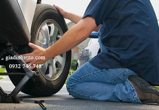 cần đảm bảo xe đã kiểm tra kỹ trước khi thực hiện những chuyến đi xa cần đảm bảo xe đã kiểm tra kỹ trước khi thực hiện những chuyến đi xa