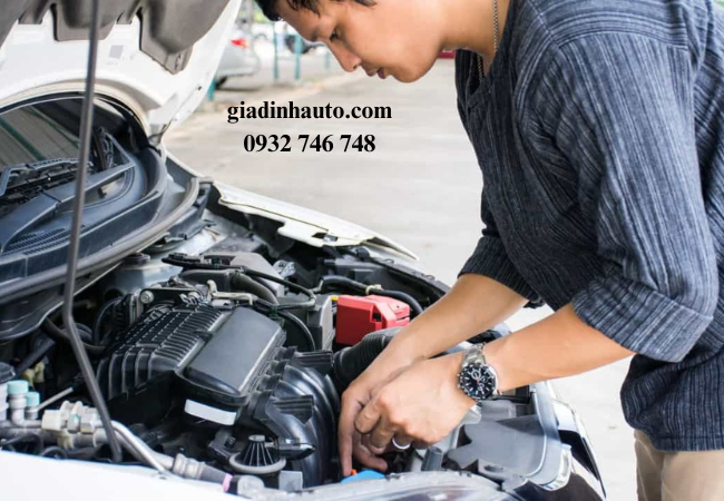 Trước khi gọi dịch vụ sửa chữa, có thể tự kiểm tra một số yếu tố cơ bản để xác định nguyên nhân xe bị hỏng Trước khi gọi dịch vụ sửa chữa, có thể tự kiểm tra một số yếu tố cơ bản để xác định nguyên nhân xe bị hỏng