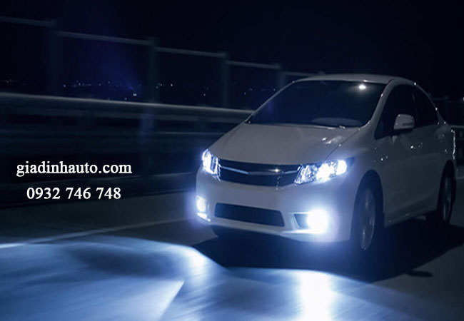kiểm tra hệ thống chiếu sáng trên xe ô tô cũng rất quan trọng kiểm tra hệ thống chiếu sáng trên xe ô tô cũng rất quan trọng