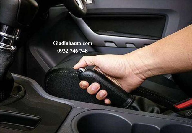 Phanh tay thường bị bỏ quên khi bảo dưỡng nhưng rất quan trọng, đặc biệt khi đỗ xe ở địa hình nghiêng Phanh tay thường bị bỏ quên khi bảo dưỡng nhưng rất quan trọng, đặc biệt khi đỗ xe ở địa hình nghiêng