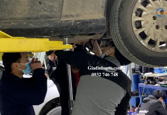 Dầu bẩn hoặc thiếu dầu sẽ làm hộp số nhanh mòn, cần kiểm tra và thay dầu định kỳ Dầu bẩn hoặc thiếu dầu sẽ làm hộp số nhanh mòn, cần kiểm tra và thay dầu định kỳ