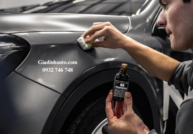 Cân nhắc phủ nano hoặc ceramic để tăng khả năng chống tia UV cho lớp sơn. Cân nhắc phủ nano hoặc ceramic để tăng khả năng chống tia UV cho lớp sơn.