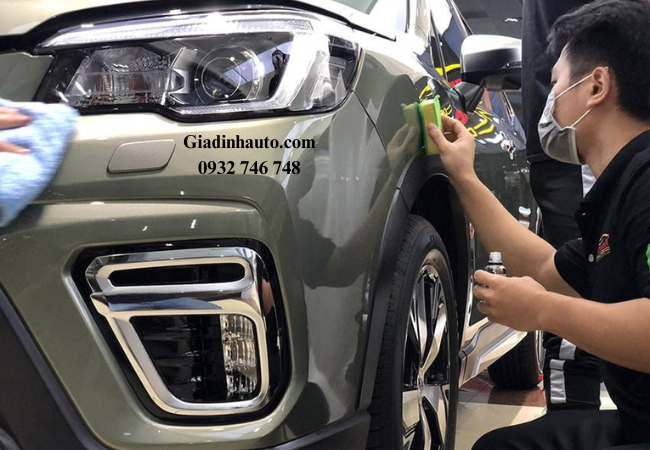 Khi sơn lại cản trước nên yêu cầu đúng mã màu gốc để đảm bảo màu mới khớp hoàn toàn với phần còn lại Khi sơn lại cản trước nên yêu cầu đúng mã màu gốc để đảm bảo màu mới khớp hoàn toàn với phần còn lại