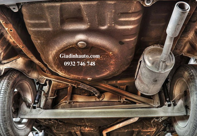 Khí hậu Việt Nam nóng ẩm khiến gầm xe dễ bị oxy hóa Khí hậu Việt Nam nóng ẩm khiến gầm xe dễ bị oxy hóa