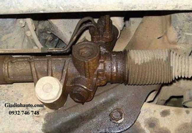 Kiểm tra khi thấy rò rỉ dầu trợ lực (với xe dùng trợ lực dầu) Kiểm tra khi thấy rò rỉ dầu trợ lực (với xe dùng trợ lực dầu)