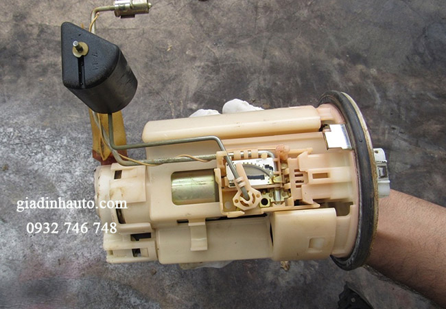 lắp bơm xăng không đúng cách cũng là nguyên nhân khiến bơm xăng nhanh hỏng lắp bơm xăng không đúng cách cũng là nguyên nhân khiến bơm xăng nhanh hỏng