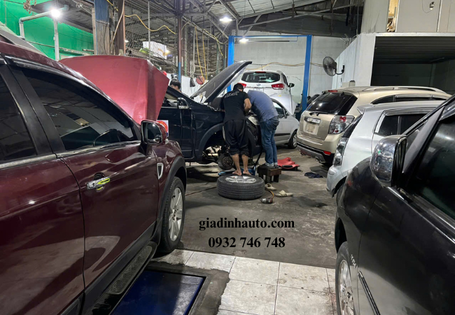 Giá bảo dưỡng ô tô cũng bị ảnh hưởng bởi thời gian và độ phức tạp của công việc Giá bảo dưỡng ô tô cũng bị ảnh hưởng bởi thời gian và độ phức tạp của công việc