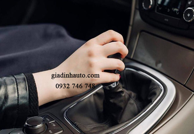 nhiều anh em bác tài mới vẫn lựa chọn hộp số tự động vì khả năng điều khiển dễ dàng nhiều anh em bác tài mới vẫn lựa chọn hộp số tự động vì khả năng điều khiển dễ dàng