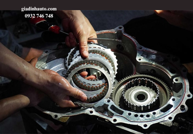 Bảo dưỡng hộp số xe ô tô đúng cách giúp duy trì hiệu suất hoạt động của hệ thống truyền động Bảo dưỡng hộp số xe ô tô đúng cách giúp duy trì hiệu suất hoạt động của hệ thống truyền động