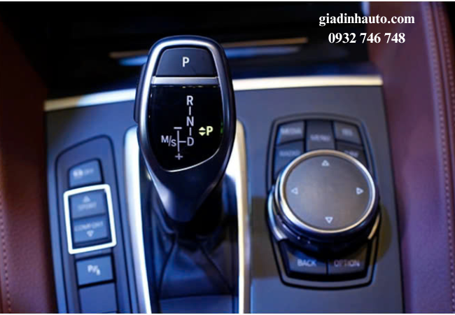 Hộp số tự động giúp bác tài không bị mệt mỏi khi phải thay đổi số liên tục. Hộp số tự động giúp bác tài không bị mệt mỏi khi phải thay đổi số liên tục.