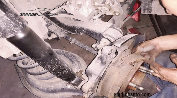 bảo dưỡng phanh ô tô bảo dưỡng phanh ô tô