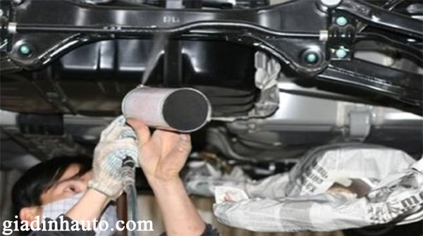 sơn phủ gầm xe ô tô sơn phủ gầm xe ô tô