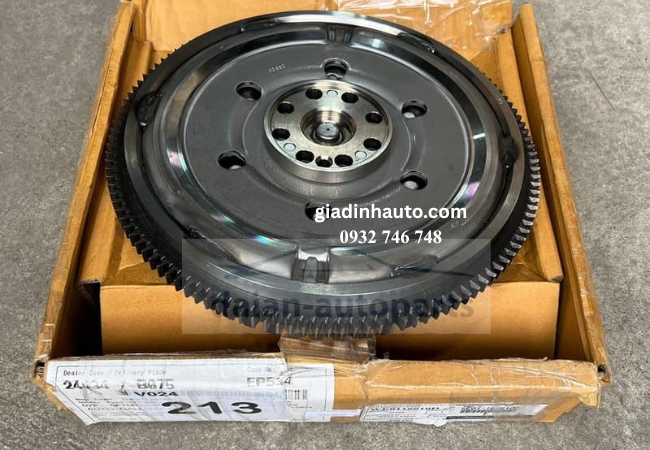 thay mới bánh đà cho xe khi bánh đà cũ đã hư hỏng thay mới bánh đà cho xe khi bánh đà cũ đã hư hỏng