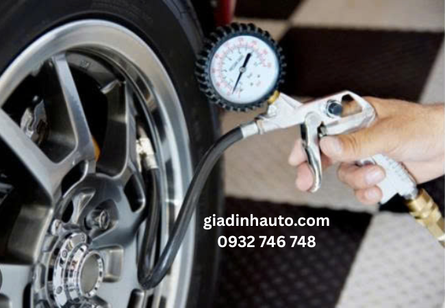 kiểm tra áp suất lốp trên xe theo đúng định kỳ để đảm bảo đúng áp suất kiểm tra áp suất lốp trên xe theo đúng định kỳ để đảm bảo đúng áp suất