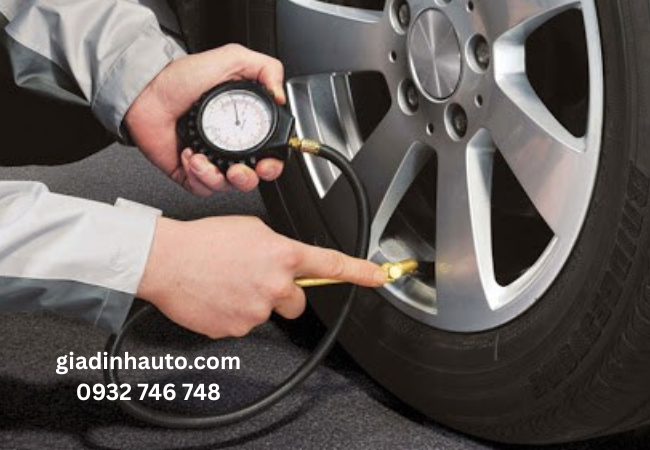 điều chỉnh áp suất lốp theo đúng tiêu chuẩn của xe điều chỉnh áp suất lốp theo đúng tiêu chuẩn của xe