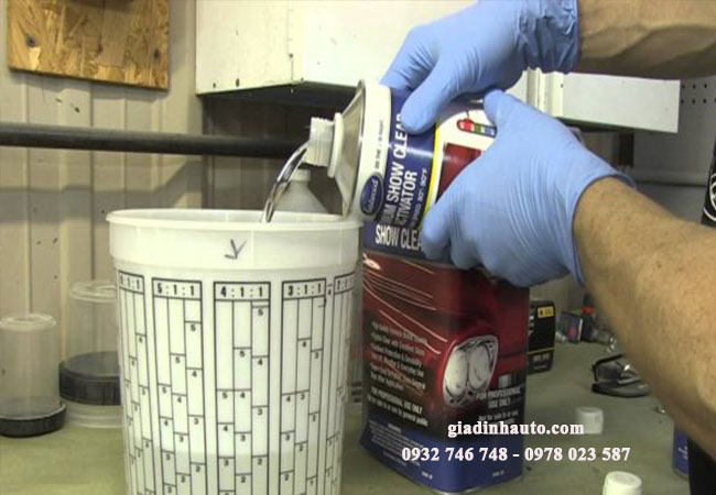 pha loãng sơn nếu dung dịch quá cô đặc khi dặm sơn xe pha loãng sơn nếu dung dịch quá cô đặc khi dặm sơn xe