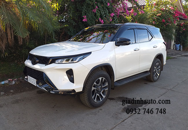 chọn vị trí đậu xe tránh các vật cản gây xước sơn trên cánh cửa chọn vị trí đậu xe tránh các vật cản gây xước sơn trên cánh cửa