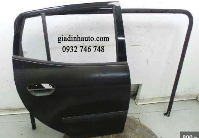 đối với cánh cửa bằng nhựa abs thì dễ bị phai màu đối với cánh cửa bằng nhựa abs thì dễ bị phai màu