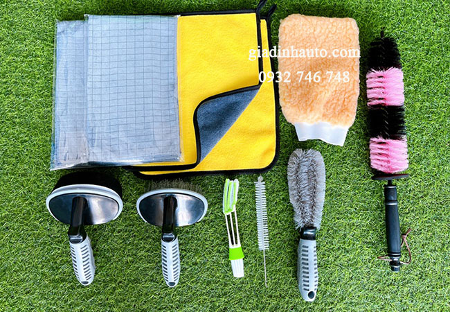 chuẩn bị đầy đủ đoạ cụ trước khi tiến hành sơn xe mazda 3 chuẩn bị đầy đủ đoạ cụ trước khi tiến hành sơn xe mazda 3