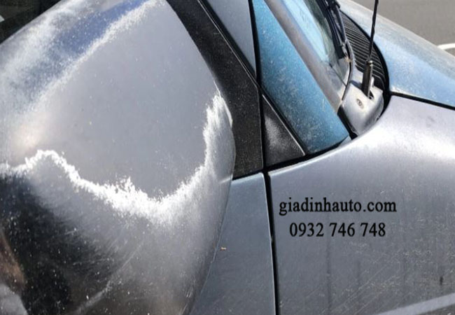 xe ô tô tiếp xúc với ánh nắng mặt trời cao cũng sẽ làm cho lớp sơn nhanh bị phai xe ô tô tiếp xúc với ánh nắng mặt trời cao cũng sẽ làm cho lớp sơn nhanh bị phai