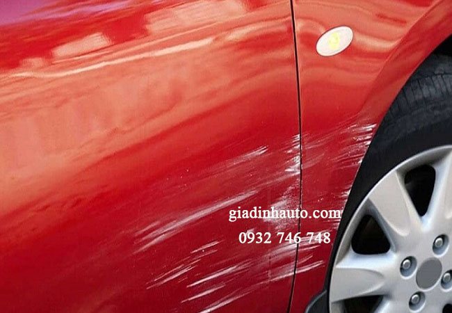 dưới tác động của va chạm giao thông cũng ảnh hưởng đến lớp sơn của xe ô tô dưới tác động của va chạm giao thông cũng ảnh hưởng đến lớp sơn của xe ô tô