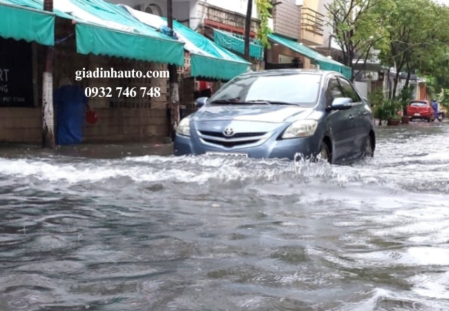 Các yếu tố thời tiết cũng dễ làm hỏng các bộ phận, động cơ xe ô tô Các yếu tố thời tiết cũng dễ làm hỏng các bộ phận, động cơ xe ô tô