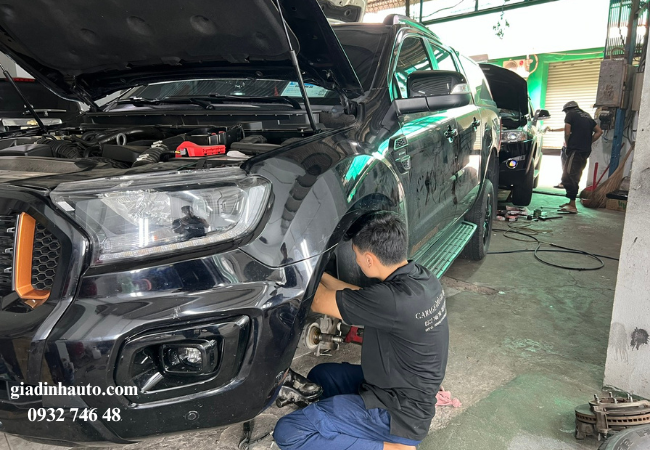 Nếu lốp bị hư hỏng nặng, các bác cần thay thế lốp mới. Nếu lốp bị hư hỏng nặng, các bác cần thay thế lốp mới.