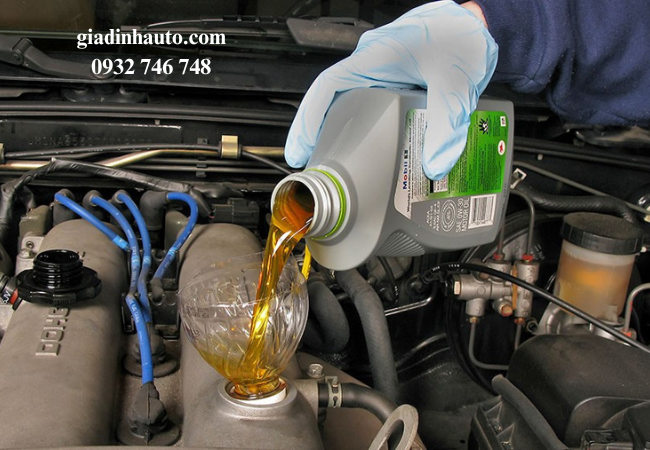 Trước Tết, hãy kiểm tra mức dầu nhớt và thay dầu nếu cần Trước Tết, hãy kiểm tra mức dầu nhớt và thay dầu nếu cần