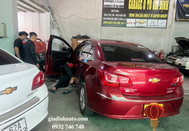 Garage Gia Định sử dụng phụ tùng chính hãng và luôn đảm bảo sửa chữa đúng quy trình, an toàn cho xe. Garage Gia Định sử dụng phụ tùng chính hãng và luôn đảm bảo sửa chữa đúng quy trình, an toàn cho xe.