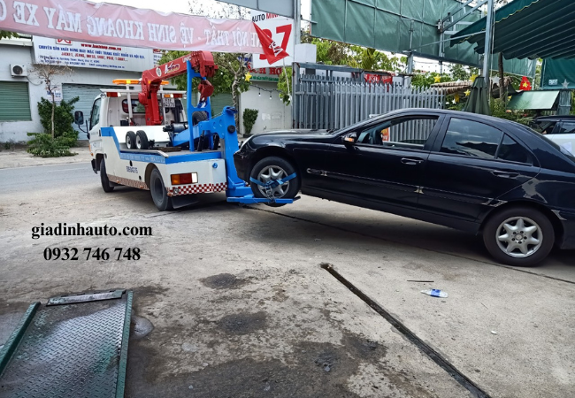 yếu tố quan trọng khi chọn dịch vụ sửa xe ô tô trong dịp Tết là khả năng hỗ trợ khẩn cấp 24/7 yếu tố quan trọng khi chọn dịch vụ sửa xe ô tô trong dịp Tết là khả năng hỗ trợ khẩn cấp 24/7