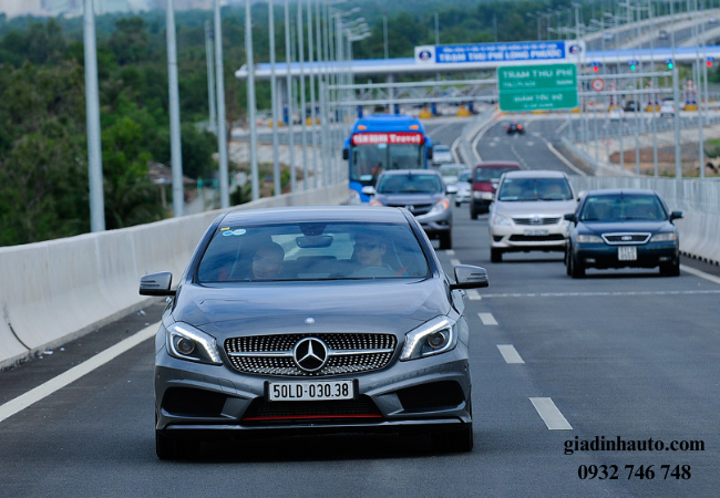 Bảo dưỡng xe đầy đủ giúp tránh được vấn đề trục trặc khi lái xe trong điều kiện đường xá đông đúc dịp Tết. Bảo dưỡng xe đầy đủ giúp tránh được vấn đề trục trặc khi lái xe trong điều kiện đường xá đông đúc dịp Tết.