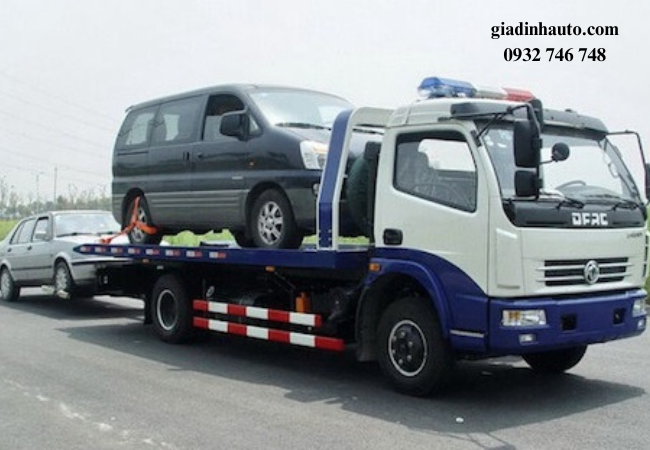 Các dịch vụ cứu hộ và sửa xe vào dịp Tết thường có giá cao hơn bình thường do nhu cầu gia tăng Các dịch vụ cứu hộ và sửa xe vào dịp Tết thường có giá cao hơn bình thường do nhu cầu gia tăng