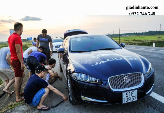 Lợi ích của việc sửa xe trước Tết là giúp giảm thiểu khả năng gặp phải sự cố bất ngờ trong suốt kỳ nghỉ Lợi ích của việc sửa xe trước Tết là giúp giảm thiểu khả năng gặp phải sự cố bất ngờ trong suốt kỳ nghỉ